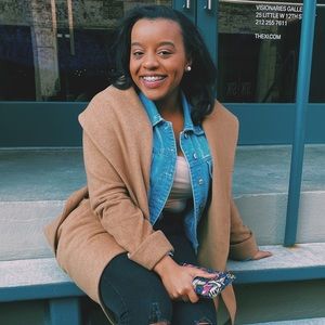 Meet your Posher, Simone